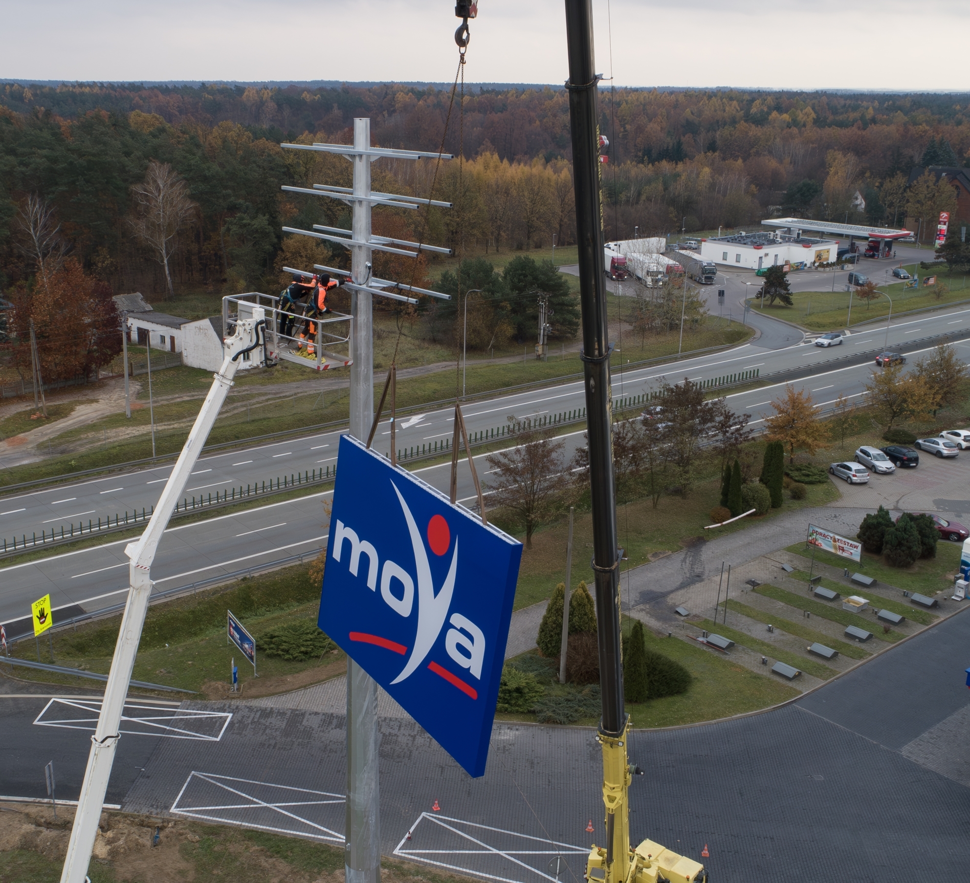 słupy reklamowe Graffico