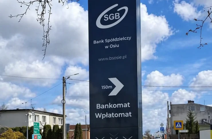 Pylon SGB Bank Spółdzielczy w Osiu - produkcja Graffico