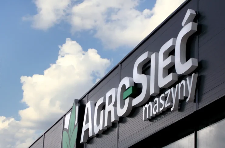 Logo AgroSieć maszyny - ujęcie z bliska