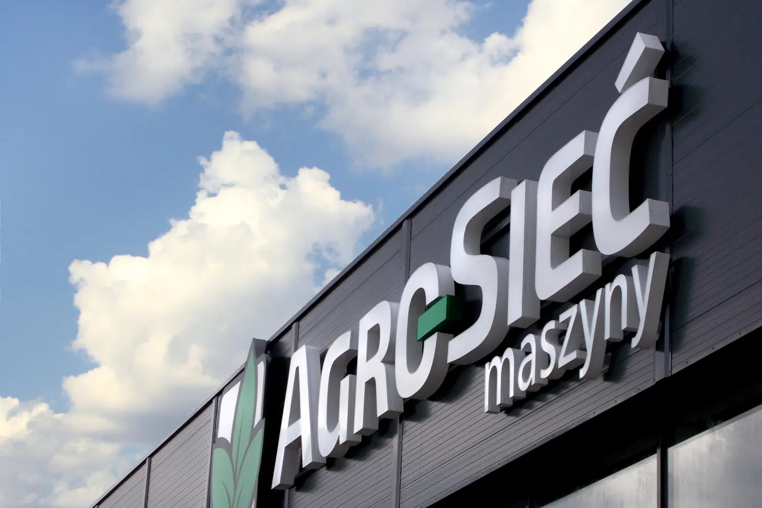 Logo AgroSieć maszyny - ujęcie z bliska
