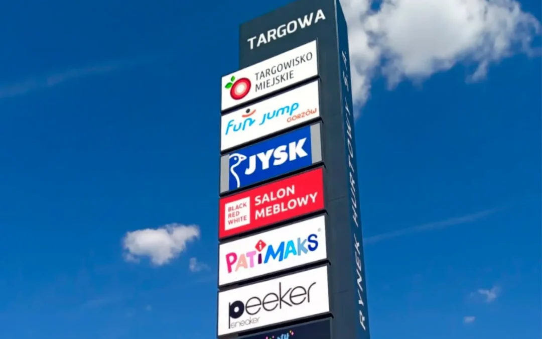 „Zaprojektuj i wybuduj” – dlaczego to najlepszy model realizacji pylonu reklamowego dla parku handlowego?