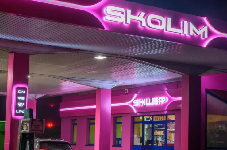 Zdjęcie stacji paliw Skolim - realizacja Graffico