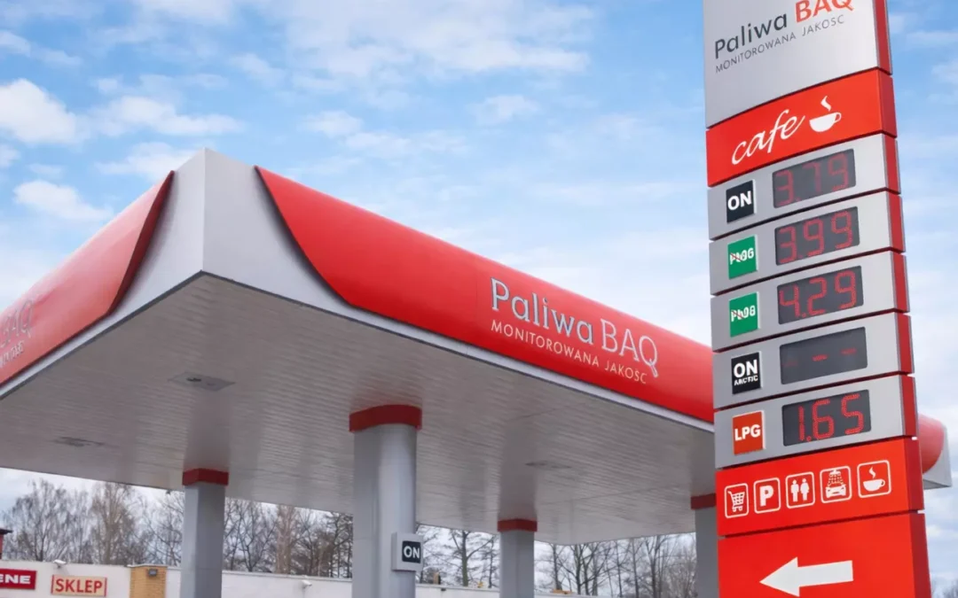 Ile kosztuje oznakowanie stacji paliw i dlaczego to inwestycja, a nie koszt?