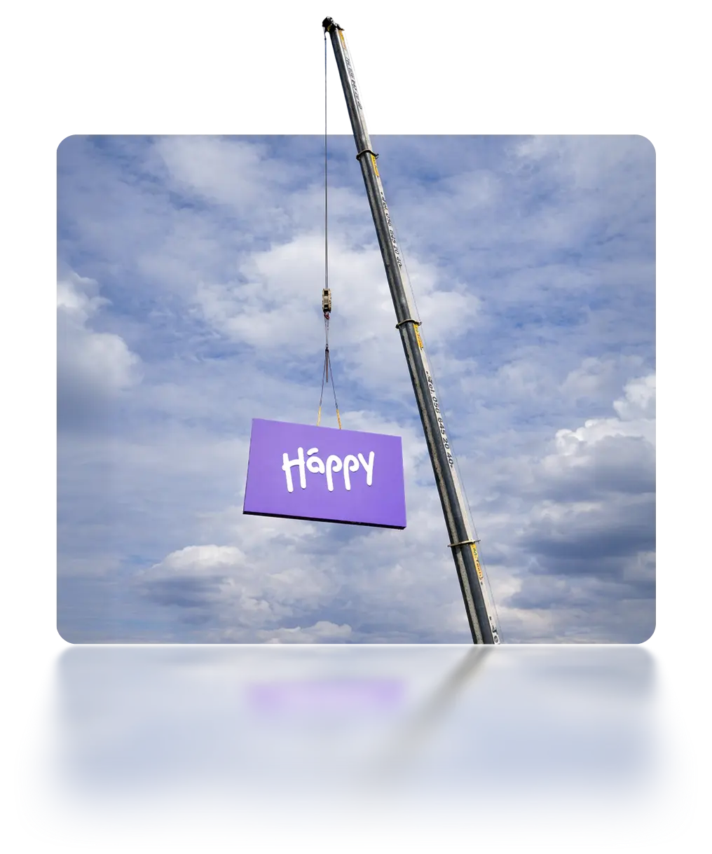 Logo Happy na wysięgniku
