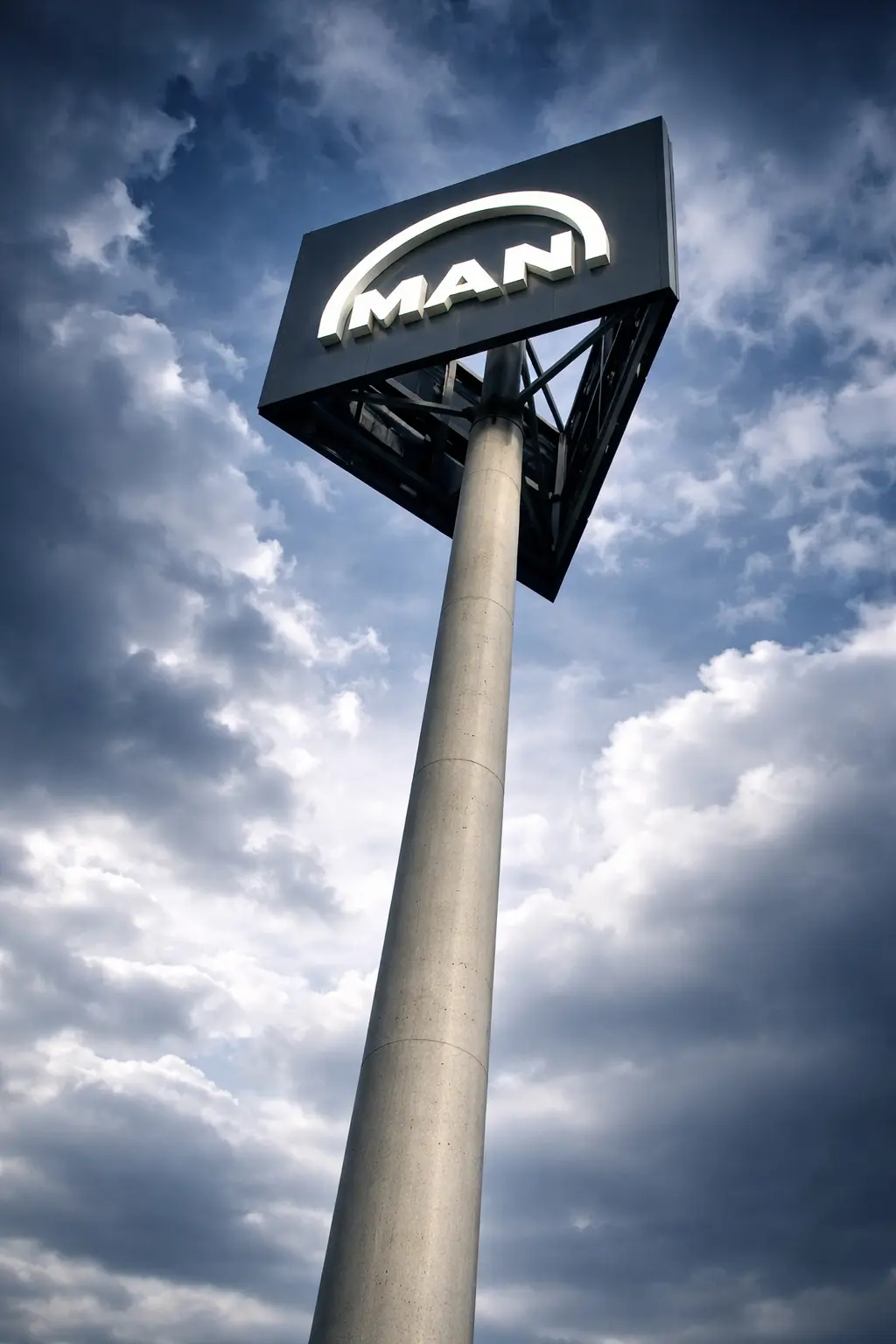 pylon reklamowy producent Graffico