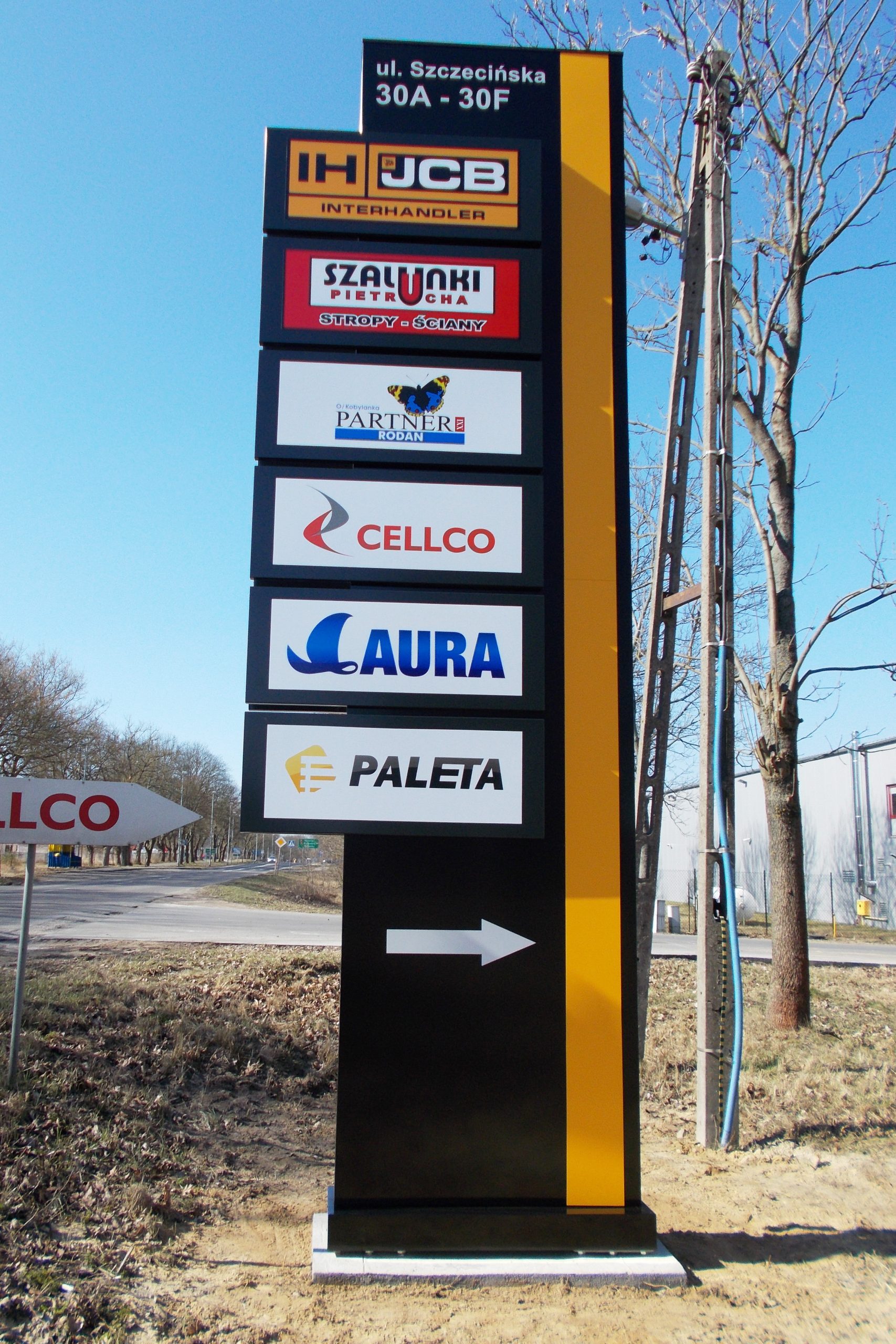 pylon reklamowy producent