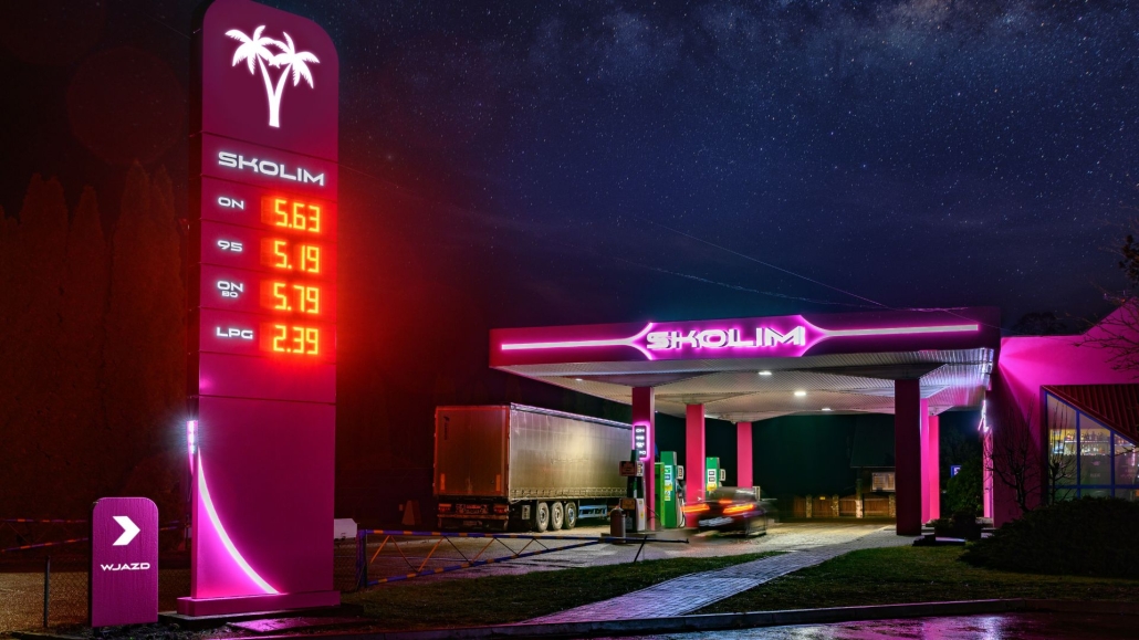wystrój reklamowy stacji paliw
