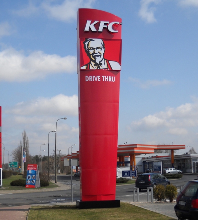 totemy reklamowe producent