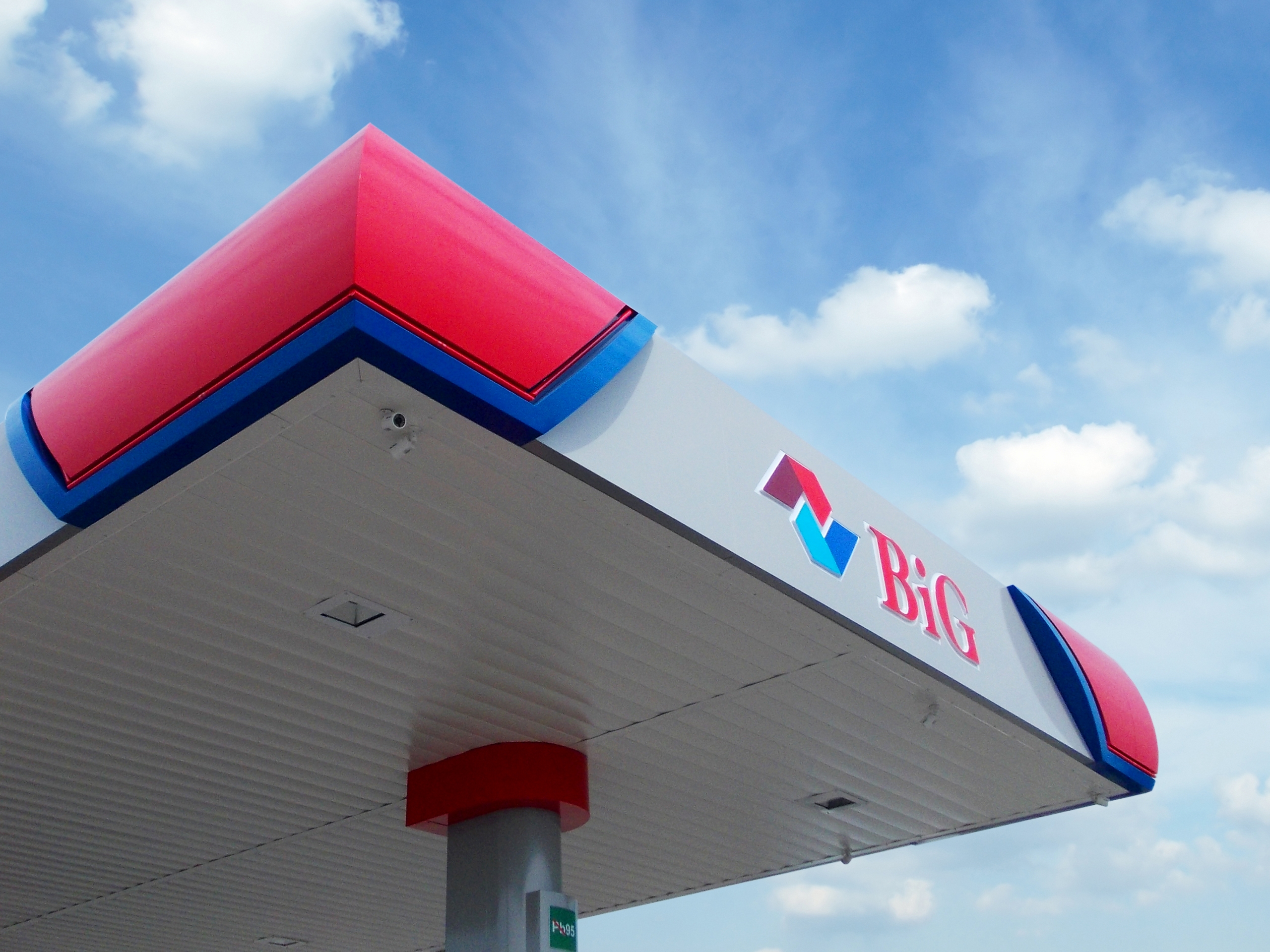 rebranding stacji paliw Graffico